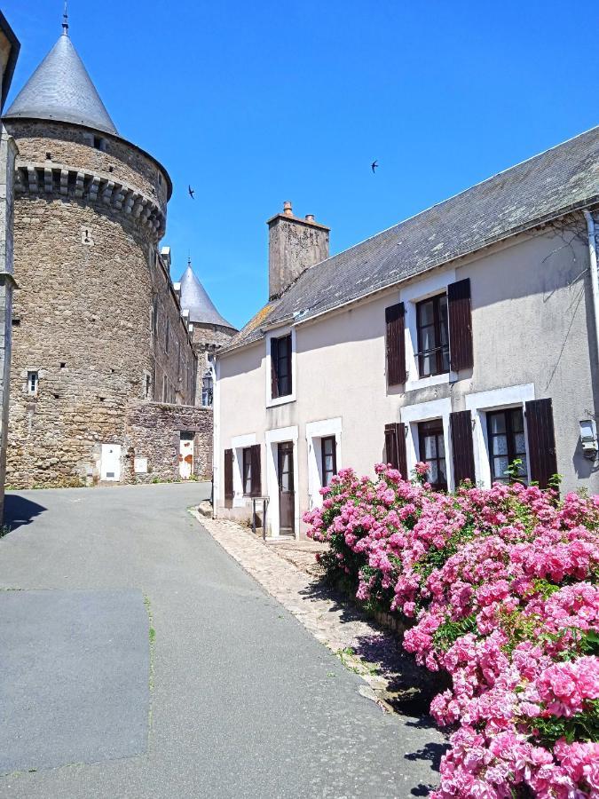 Charming Ancient House: Medieval Retreat in Pays de la Loire Sille-le-Guillaume Exterior photo